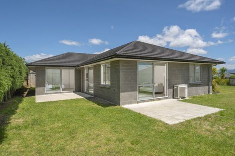 Photo of property in 7 Madeleine Place, Omokoroa, 3114
