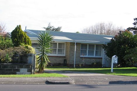 Photo of property in 56 Bleakhouse Road, Howick, Auckland, 2014