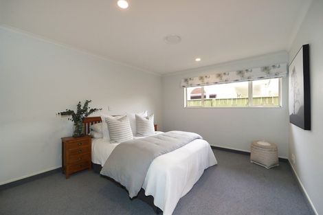 Photo of property in 2 Dules Walk, Taradale, Napier, 4112