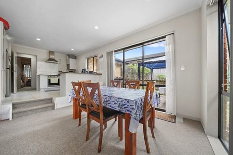 Photo of property in 25 Peninsula Road, Mangere, Auckland, 2022