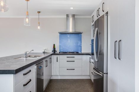 Photo of property in 24 Banks Boulevard, Whitby, Porirua, 5024