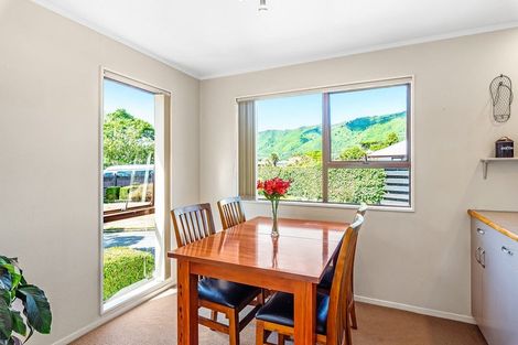 Photo of property in 15 Kanawa Street, Waikanae, 5036