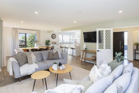 Photo of property in 54 Regency Crescent, Redwood, Christchurch, 8051