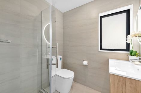 Photo of property in 241a Bucklands Beach Road, Bucklands Beach, Auckland, 2012