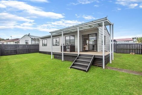 Photo of property in 1/13 Maplesden Drive, Clendon Park, Auckland, 2103