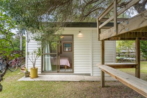 Photo of property in 218 Patuwai Drive, Whangamata, 3620