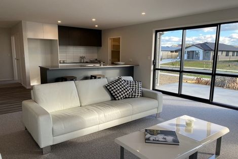 Photo of property in 1 Komata Crescent, Papamoa Beach, Papamoa, 3118