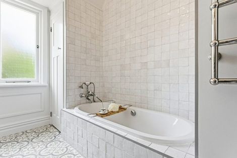 Photo of property in 4 Kent Road, Saint Johns Hill, Whanganui, 4501