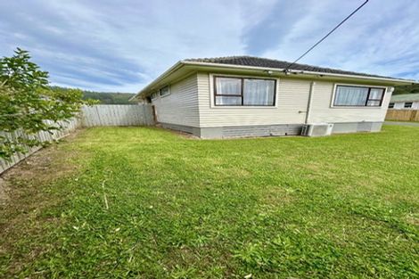 Photo of property in 3 Hanson Grove, Stokes Valley, Lower Hutt, 5019