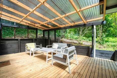 Photo of property in 37 Western Road, Laingholm, Auckland, 0604