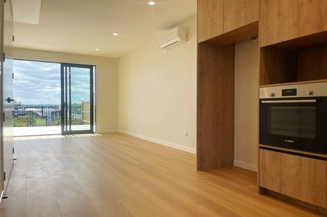 Photo of property in 18 Puihi Crescent, Massey, Auckland, 0614