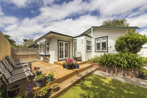 Photo of property in 457 College Street, Hokowhitu, Palmerston North, 4410