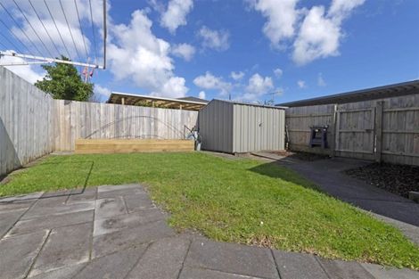 Photo of property in 3 Lori Place, Massey, Auckland, 0614