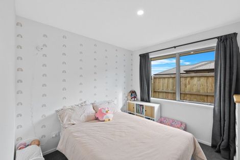 Photo of property in 16 Croydon Street, Woodend, 7610