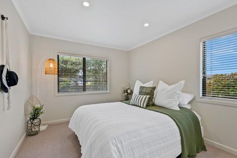 Photo of property in 16 Fred Carr Place, One Tree Point, 0118