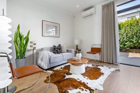 Photo of property in 33 Wallace Road, Hobsonville, Auckland, 0616