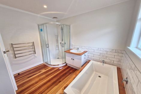 Photo of property in 1 Burrows Avenue, Karori, Wellington, 6012