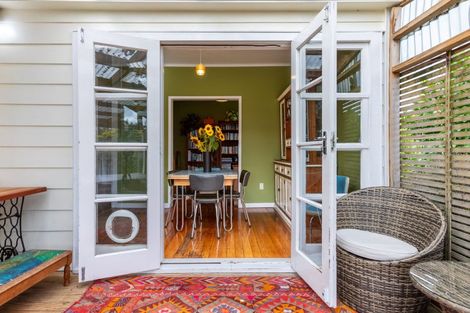 Photo of property in 3 Atkinson Street, Woodville, 4920