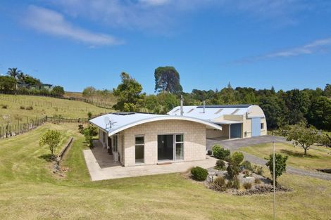 Photo of property in 14b Wairere Road, Waitakere, Henderson, 0782