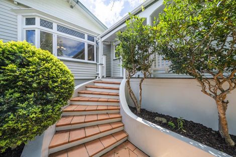 Photo of property in 29 Seaview Road, Paremata, Porirua, 5024