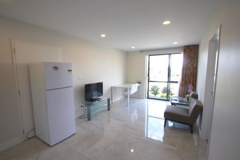 Photo of property in 33 Corricvale Way, Northcross, Auckland, 0630