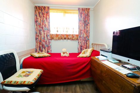 Photo of property in 2/81 Seabrook Avenue, New Lynn, Auckland, 0600