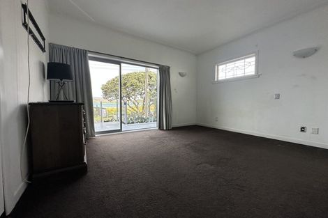 Photo of property in 217 Marine Parade, Seatoun, Wellington, 6022