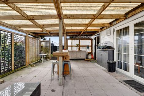 Photo of property in 231 Glover Road, Hawera, 4610