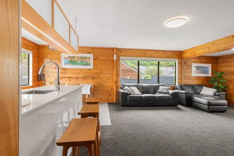 Photo of property in 210 Queens Drive, Lyall Bay, Wellington, 6022