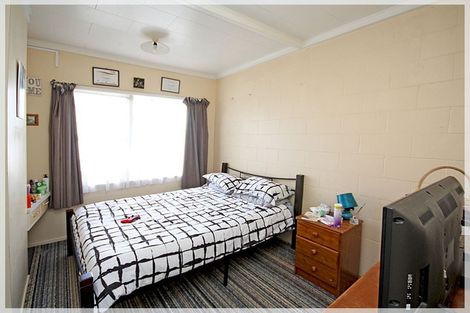 Photo of property in 3 Avenue Road, Foxton, 4814