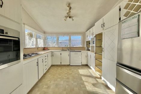 Photo of property in 1129 Fergusson Drive, Clouston Park, Upper Hutt, 5018