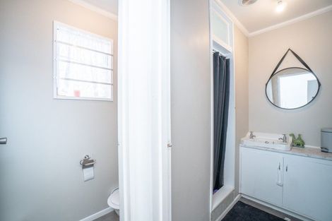Photo of property in 12 Kowhai Avenue, Takaro, Palmerston North, 4410