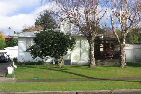 Photo of property in 127 Ruamahanga Crescent, Terrace End, Palmerston North, 4410