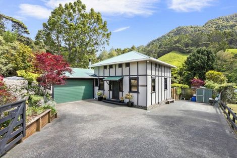 Photo of property in 35 Whatipu Road, Huia, Auckland, 0604