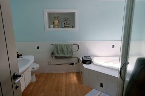 Photo of property in 128 Victoria Street, Cambridge, 3434