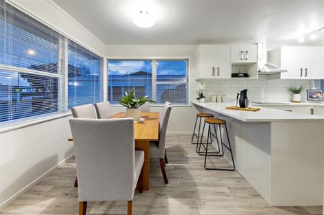 Photo of property in 135 Rowandale Avenue, Manurewa, Auckland, 2102