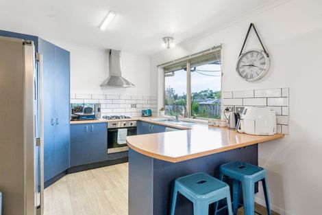 Photo of property in 58 Rivervale Grove, Stanmore Bay, Whangaparaoa, 0932