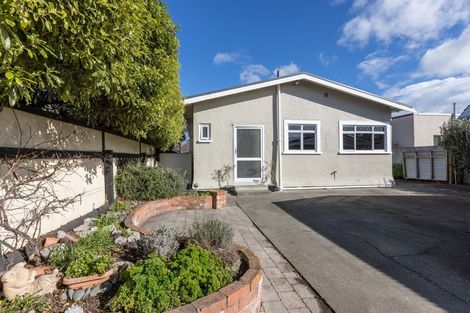 Photo of property in 208 Mayfair Avenue, Mayfair, Hastings, 4122