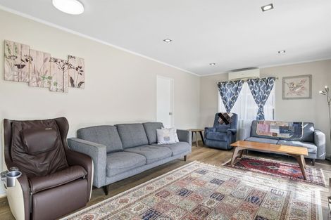 Photo of property in 3/41 Elizabeth Drive, West Harbour, Auckland, 0618