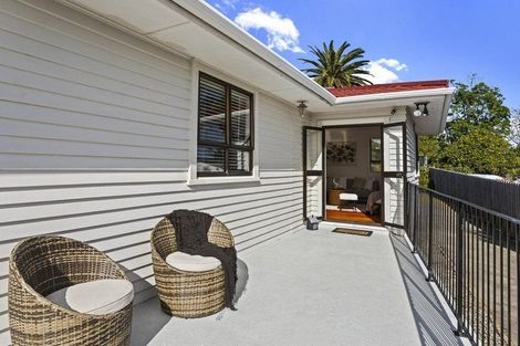 Photo of property in 5 Keats Place, Blockhouse Bay, Auckland, 0600