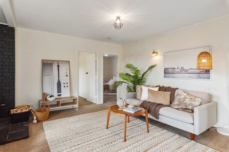 Photo of property in 105 Seaview Road, Paraparaumu Beach, Paraparaumu, 5032