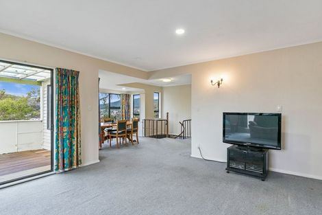 Photo of property in 33 Hampton Hill Road, Tawa, Wellington, 5028