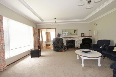 Photo of property in 2 Highbury Drive, Levin, 5510