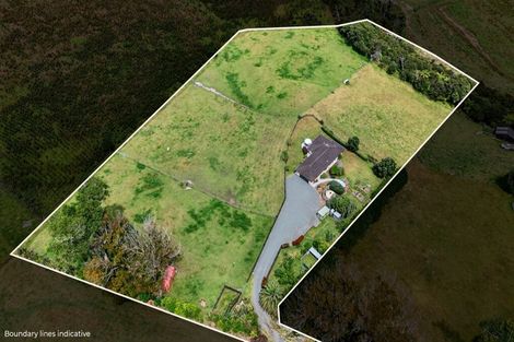 Photo of property in 1014 South Head Road, South Head, Helensville, 0874