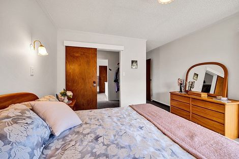 Photo of property in 23 Veale Road, Frankleigh Park, New Plymouth, 4310