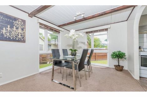 Photo of property in 63 Oreil Avenue, West Harbour, Auckland, 0618