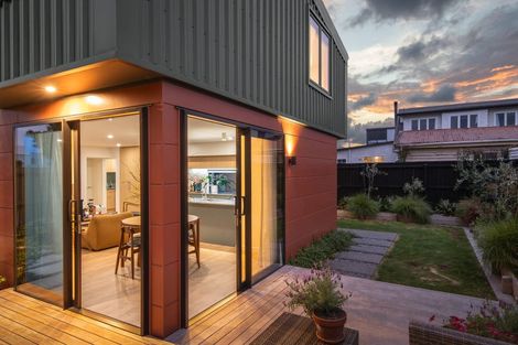 Photo of property in 2/104 Burke Street, Sydenham, Christchurch, 8023