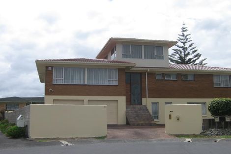 Photo of property in 15 Colin Wild Place, Glenfield, Auckland, 0629