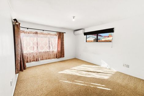 Photo of property in 1/81 Aviemore Drive, Highland Park, Auckland, 2010