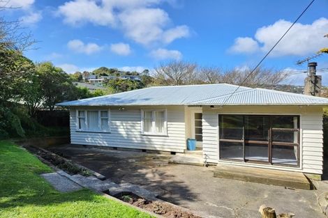Photo of property in 118 Broderick Road, Johnsonville, Wellington, 6037